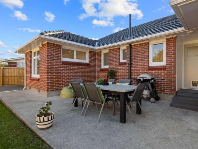 House for sale in Chaslands, Canterbury
