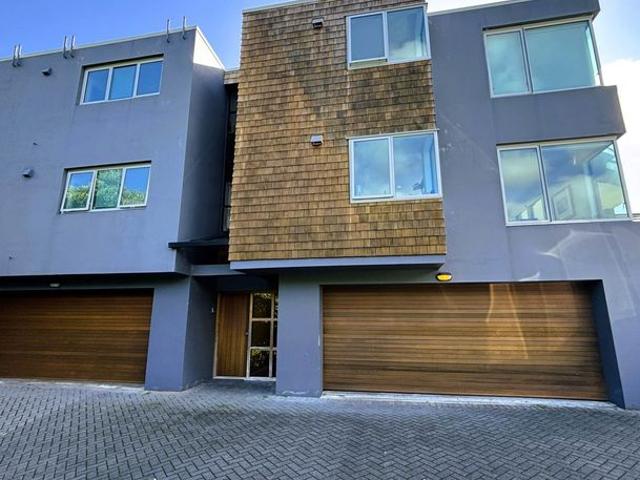Apartment for rent in Oratia, Oroua County
