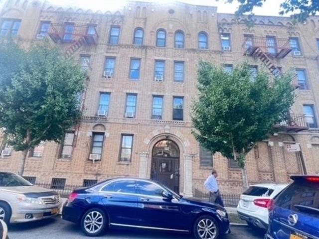 Apartment for sale in Arverne, New York