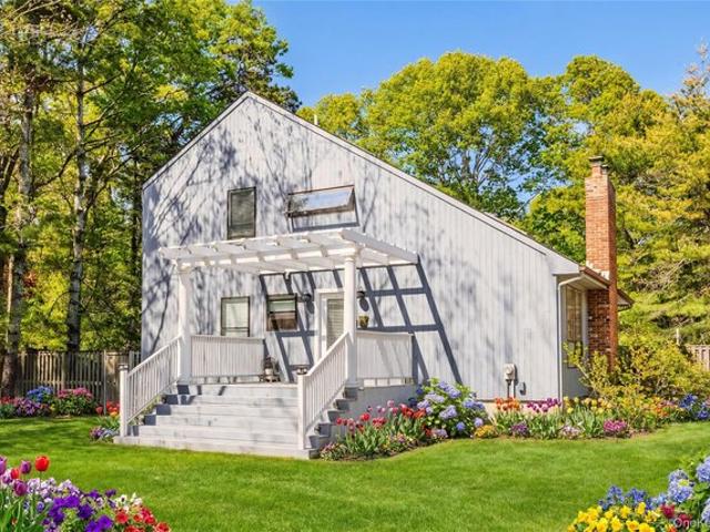 House for sale in Wainscott, New York