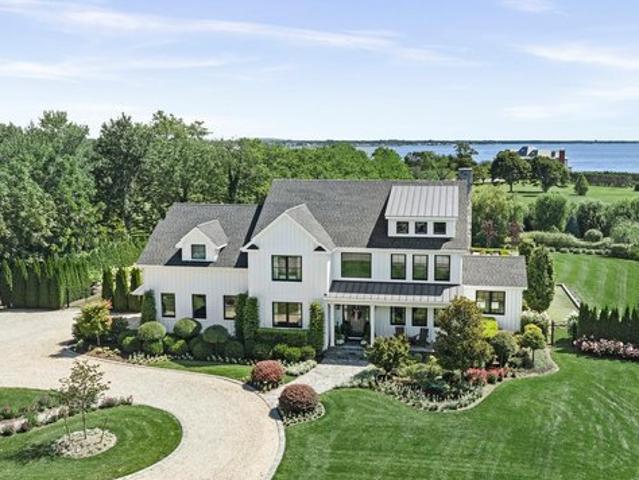 House for sale in Blue Point, Town of Brookhaven