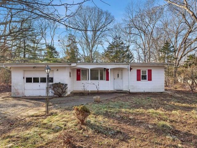 House for sale in Wainscott, New York