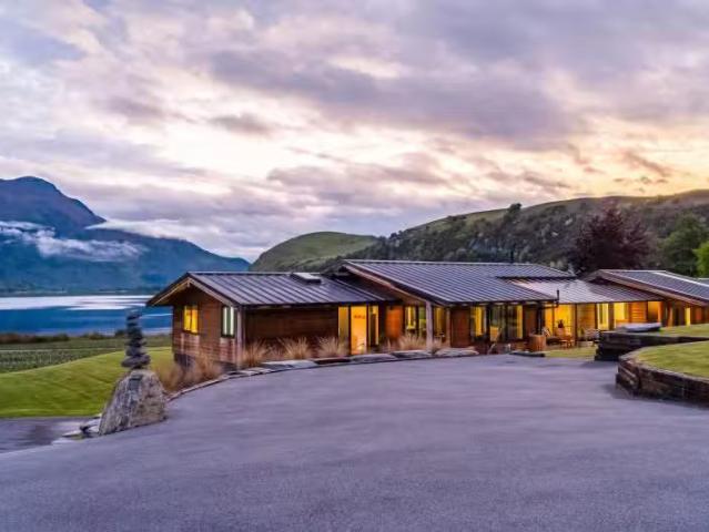 House for sale in Otakou