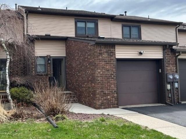 Townhouse for sale in Raritan, New Jersey