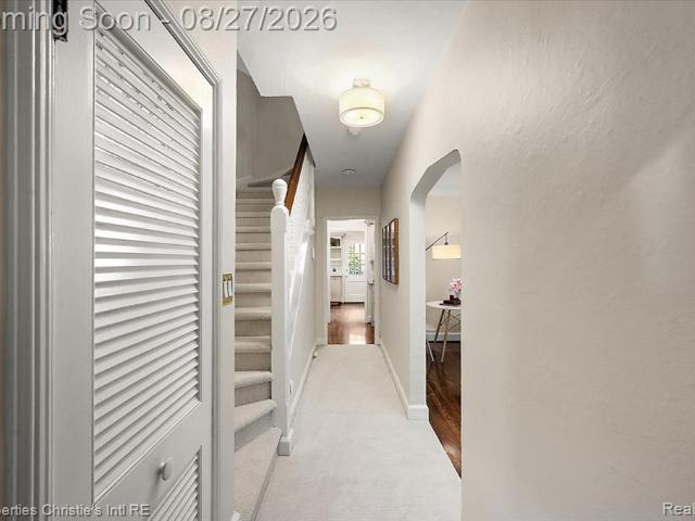 Condo for sale in Grosse Pointe, Michigan
