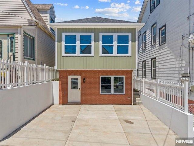 House for sale in Hudson, New Jersey