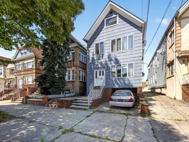 House for sale in Hudson, New Jersey