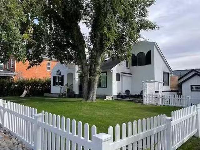 House for sale in Okotoks, Alberta