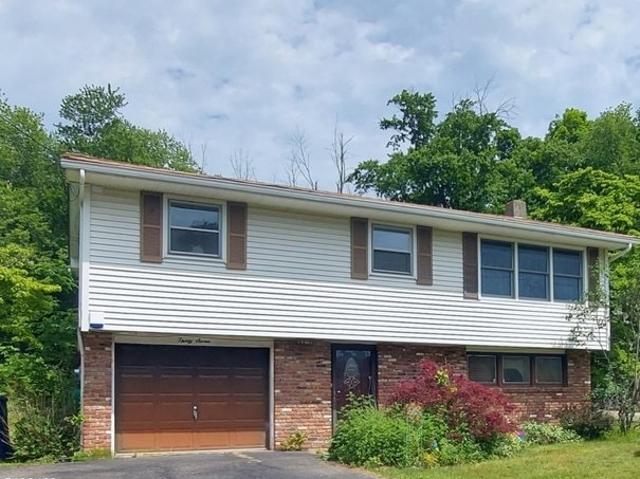 House for sale in Hamburg, New Jersey
