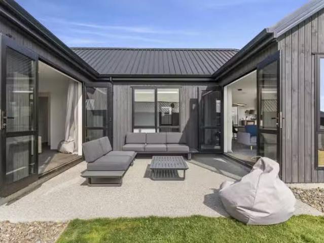 House for sale in Otakou