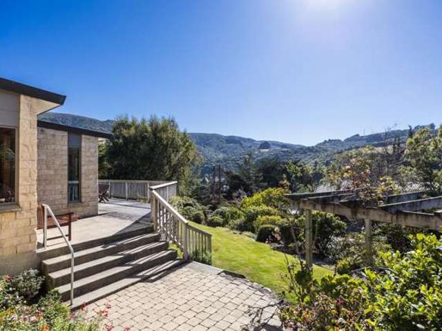 House for sale in Otakou