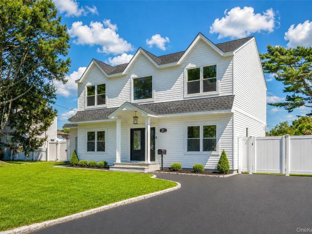 House for sale in Bohemia, New York