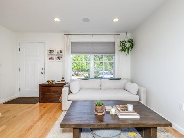 Condo for sale in Derry