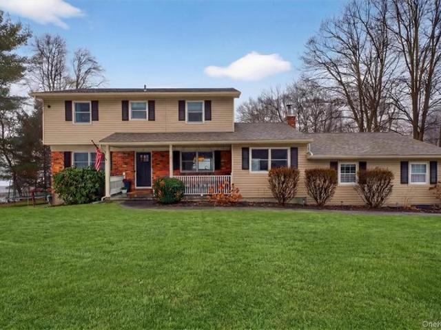 House for sale in Baldwin Place, New York