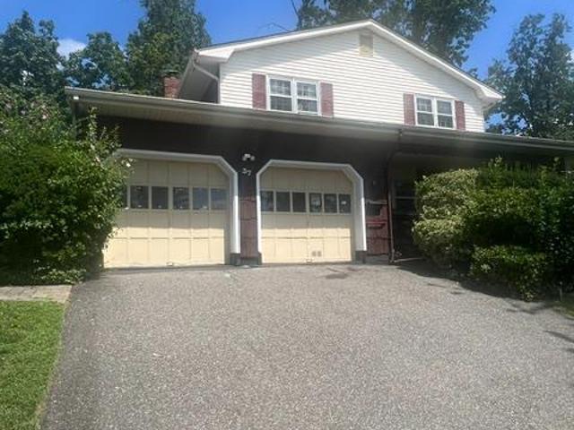 House for sale in Sayreville, New Jersey