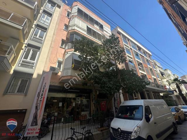 Karşiyaka, İzmir içerisinde satılık mülk
