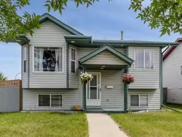 House for sale in Red Deer