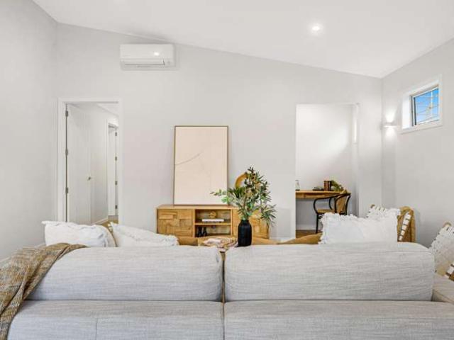 House for sale in Snells Beach