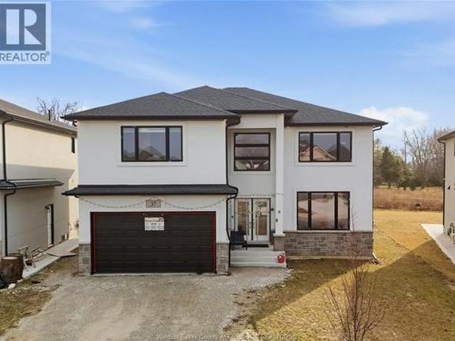 House for sale in Amherstburg, Ontario