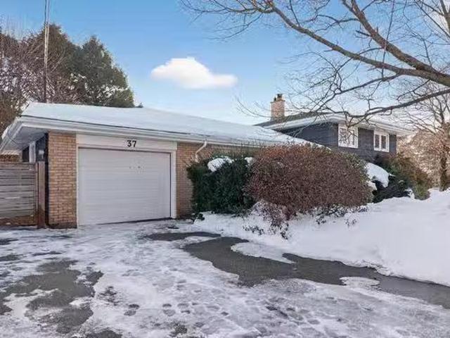 House for sale in Dartmouth, Nova Scotia