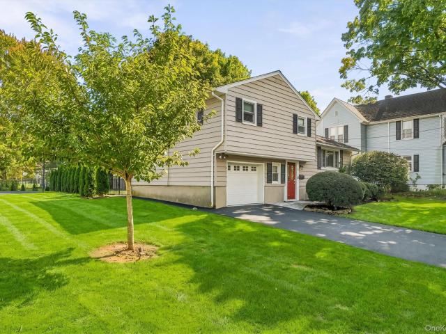 House for sale in Rockland Lake, Congers