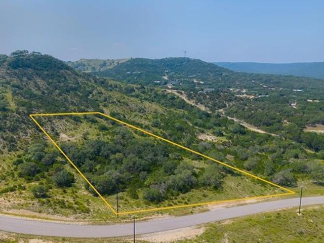 Land for sale in Pipe Creek, Texas