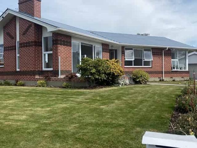 House for rent in Chaslands, Canterbury