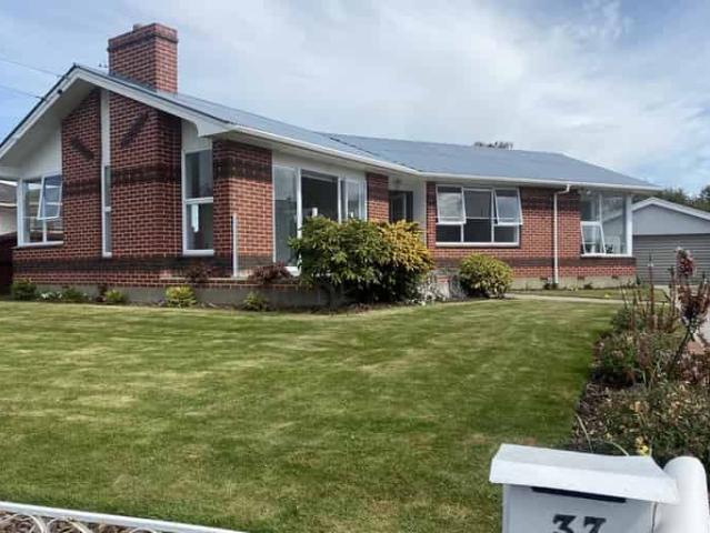 House for rent in Chaslands, Canterbury