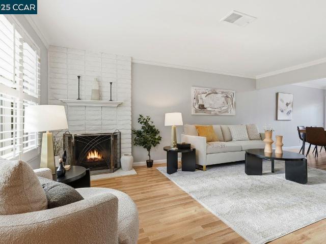 Townhouse for sale in Orinda, California