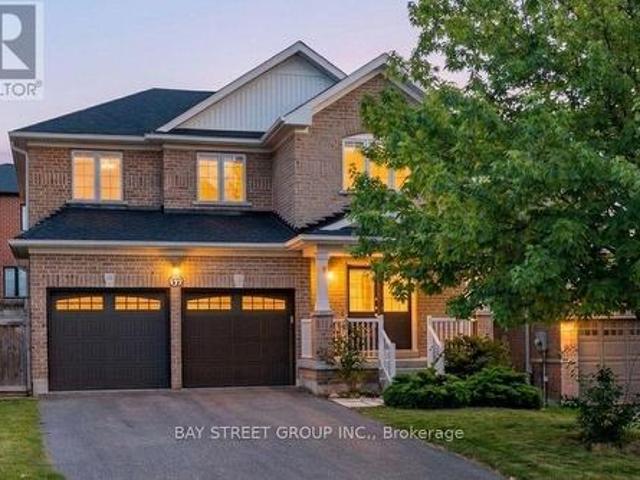 House for sale in Woodland Hill, Newmarket
