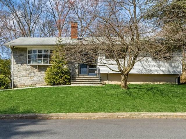 House for sale in Cresskill, New Jersey