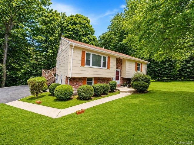 House for sale in Southfields, New York