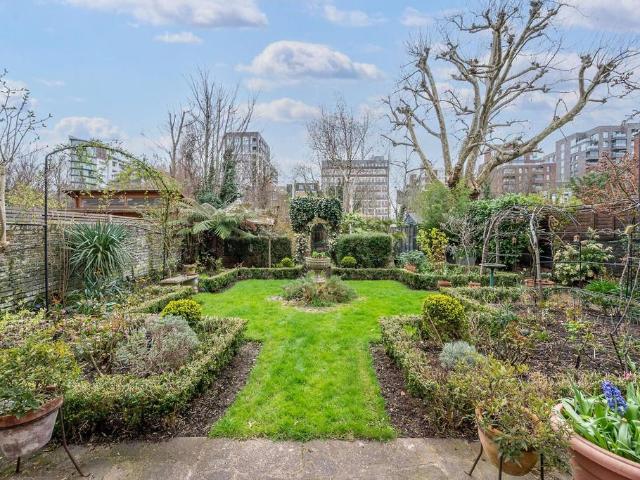 House for rent in London Borough of Wandsworth, Greater London