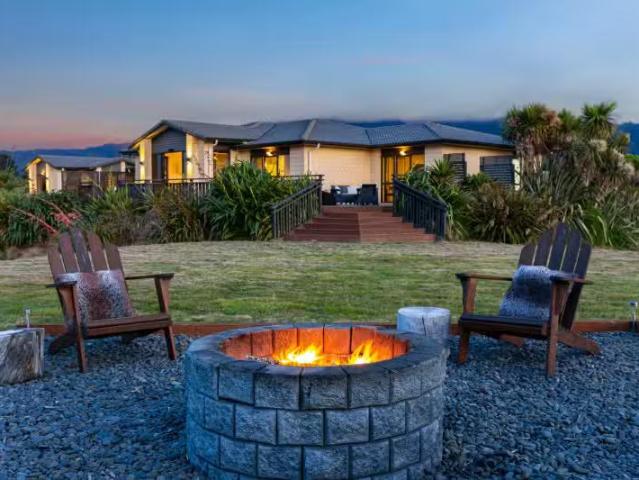 House for sale in Peka Peka, Wellington