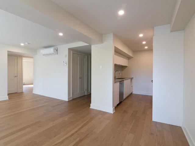 Apartment for rent in Mont-royal, Quebec