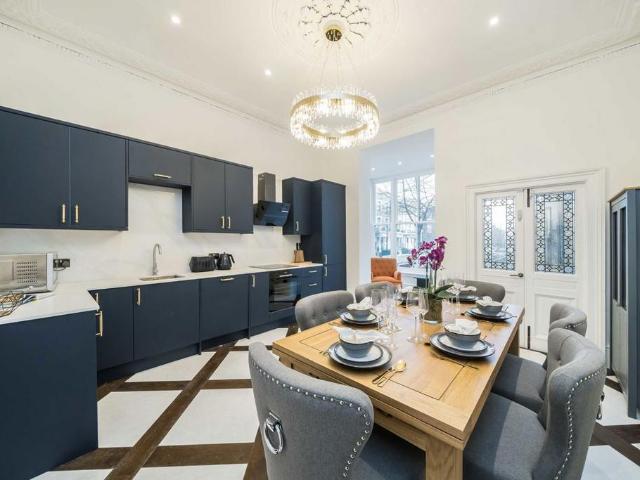 House for rent in Royal Borough of Kensington and Chelsea, Greater London
