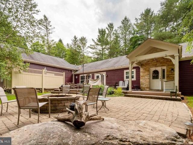 House for sale in Garrett, Maryland