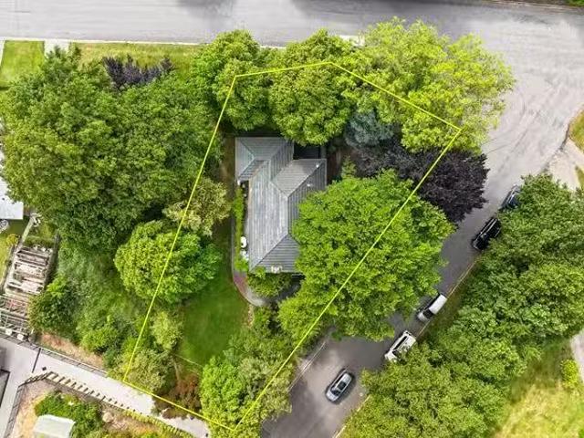 House for sale in Otakou