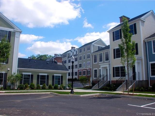 Townhouse for rent in Stamford