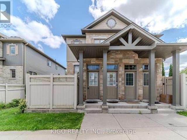 Townhouse for sale in Highland West, Kitchener