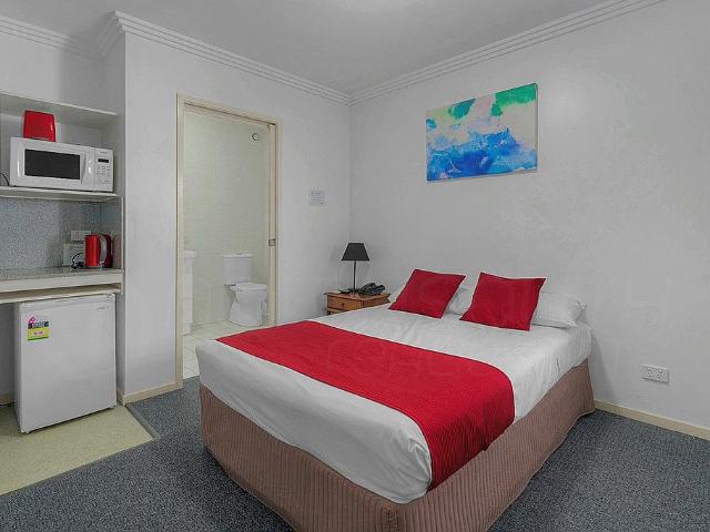 Granny Flat for rent in Toombul, Queensland
