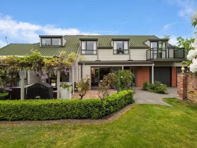 House for sale in Chaslands, Canterbury