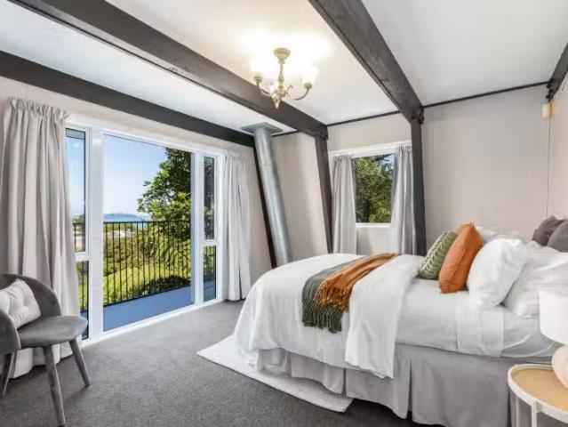 House for sale in Days Bay, Wellington