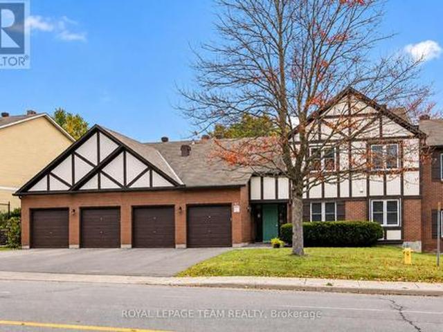 Townhouse for sale in Bridlewood, Ottawa