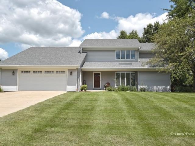 House for sale in Elgin, Illinois
