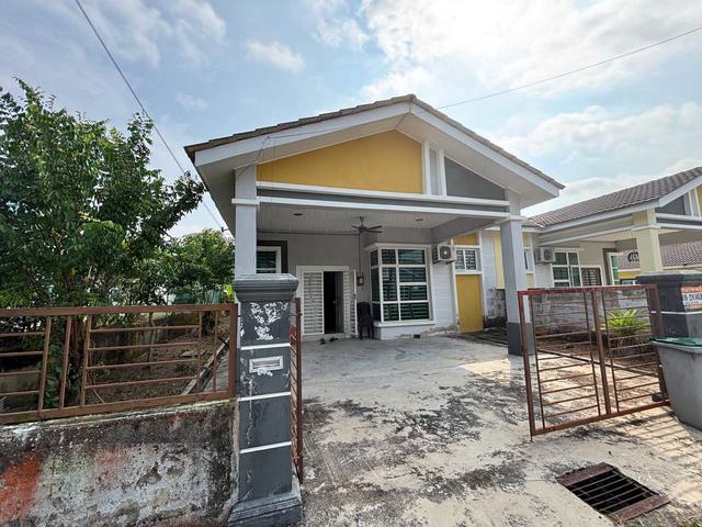 Residential House for sale in Malaka