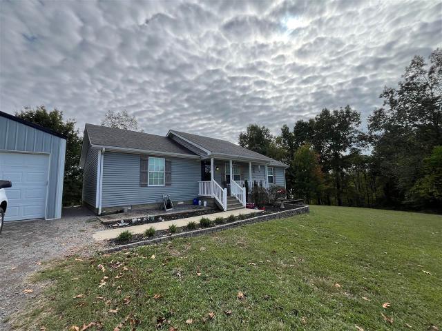House for sale in Scottsville, Allen County