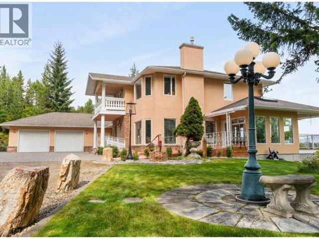 House for sale in Salmon Arm, British Columbia