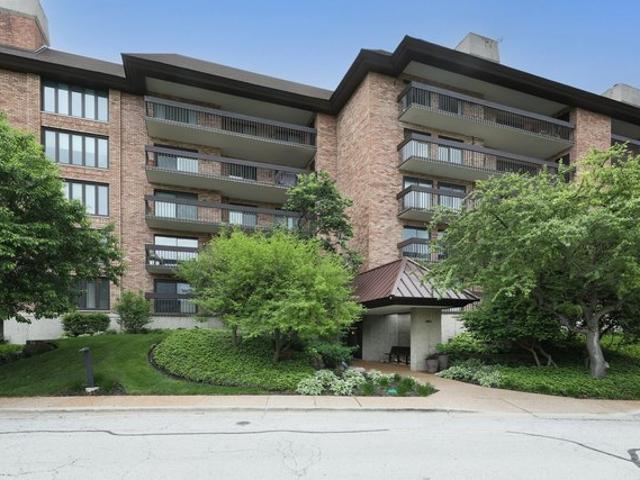 Condo for sale in Northbrook, Illinois