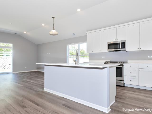 Townhouse for sale in Mchenry, Illinois
